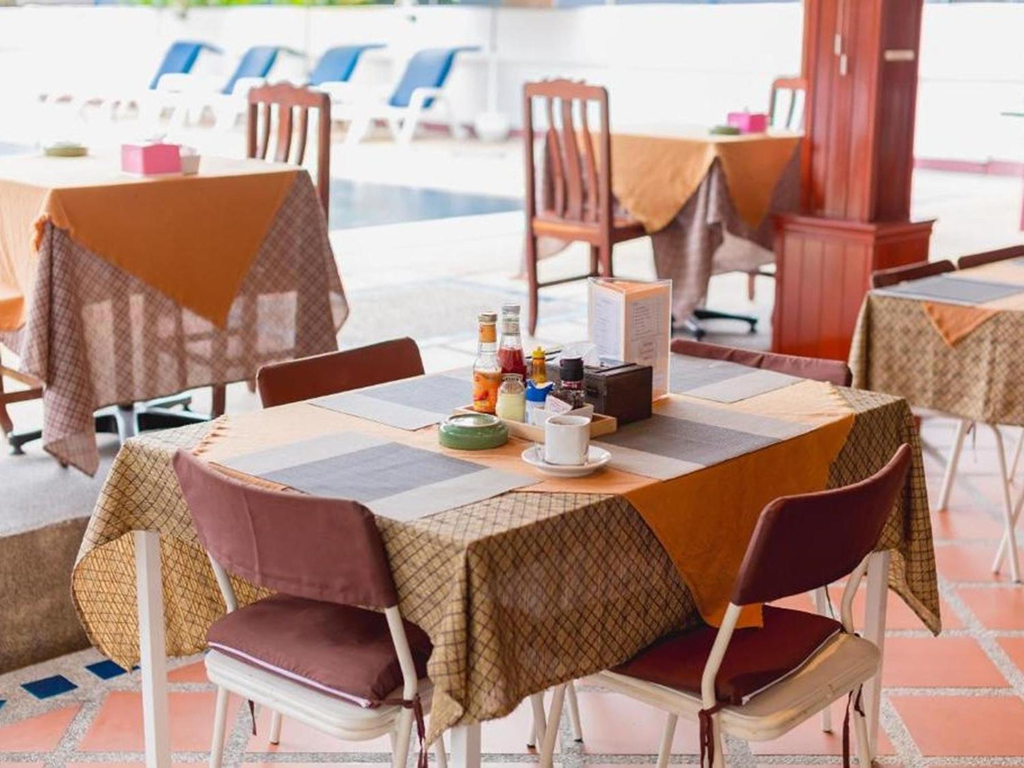 Rabbit Mansion Patong Hotel Luaran gambar